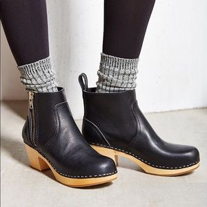 Barley worn Swedish Hasbeen black leather boots